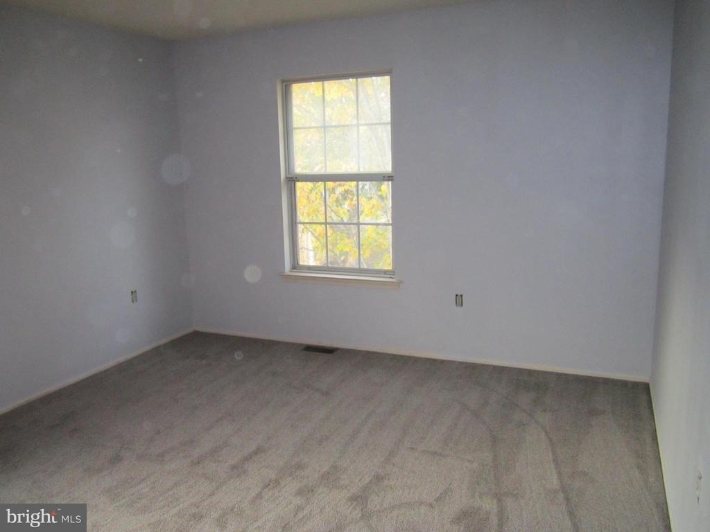 92 Versailles Court - Photo 16