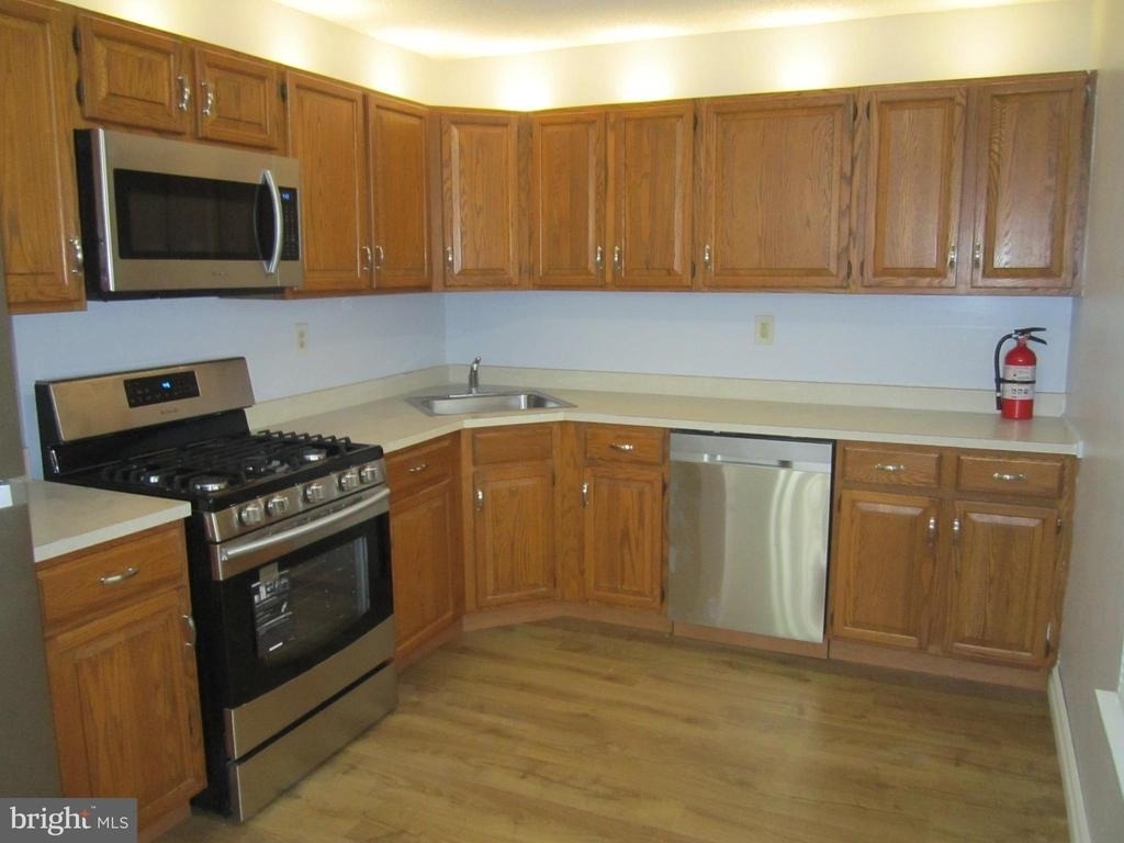 92 Versailles Court - Photo 6