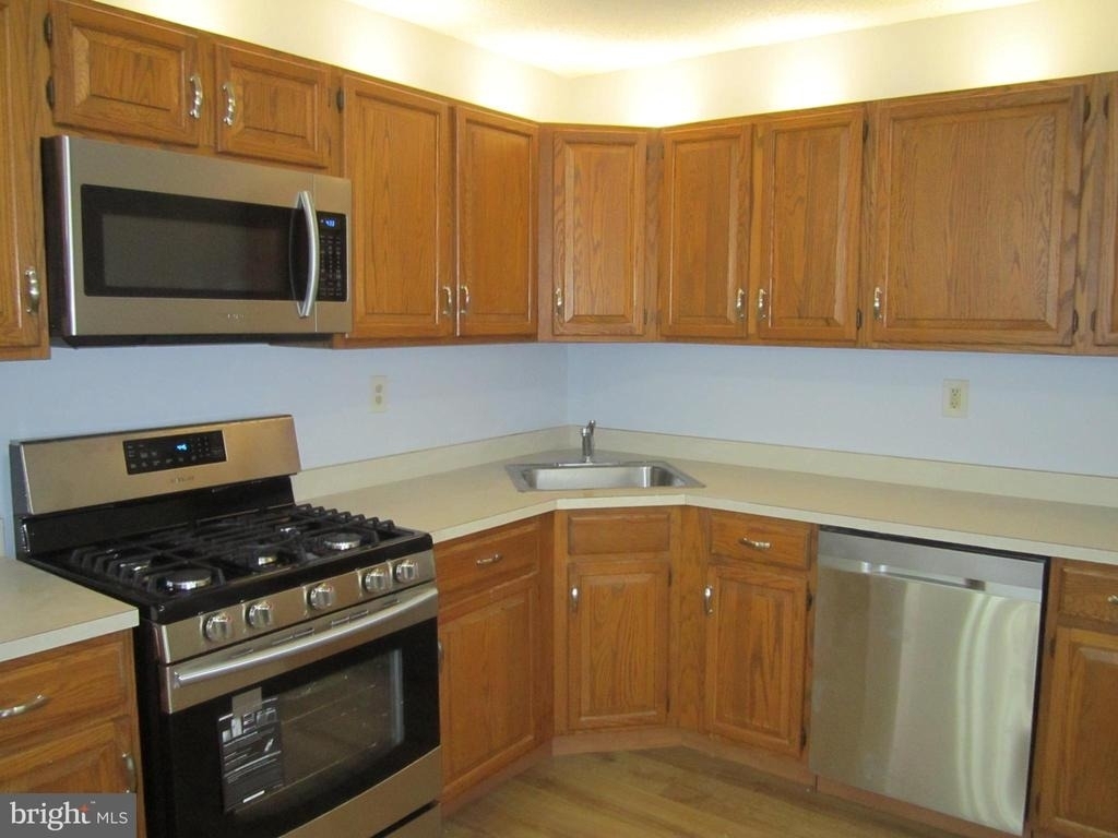 92 Versailles Court - Photo 7