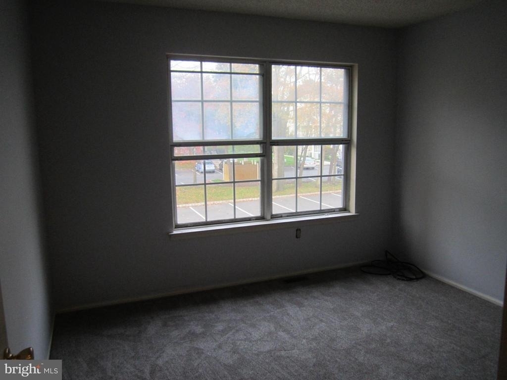 92 Versailles Court - Photo 13
