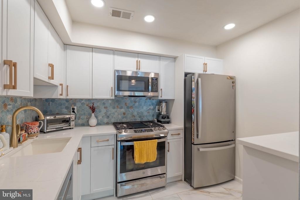 101 Lassen Court - Photo 1