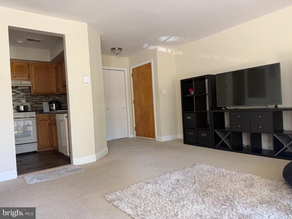 111 Worlidge Court - Photo 3