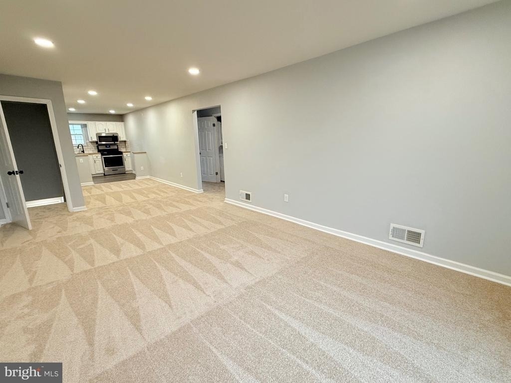 104 Sandstone Court - Photo 3
