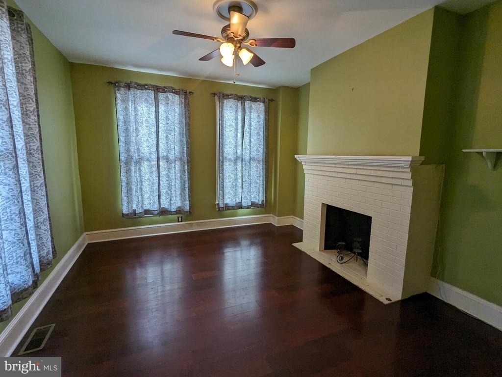 306 N Locust Street - Photo 4