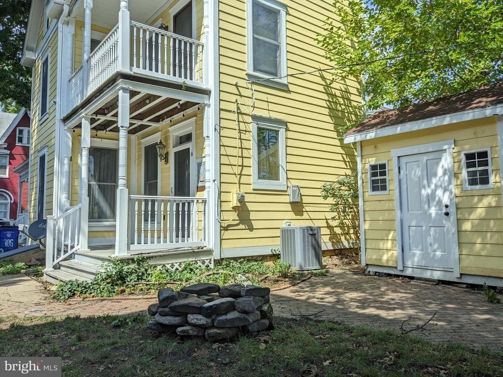 306 N Locust Street - Photo 26