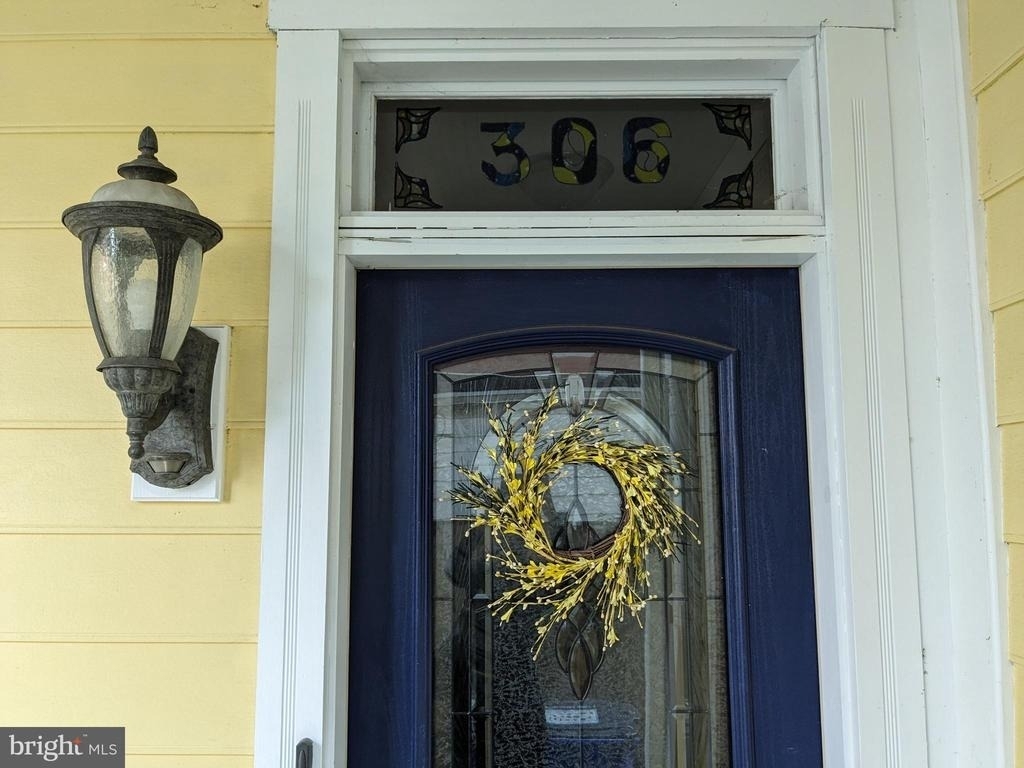 306 N Locust Street - Photo 1