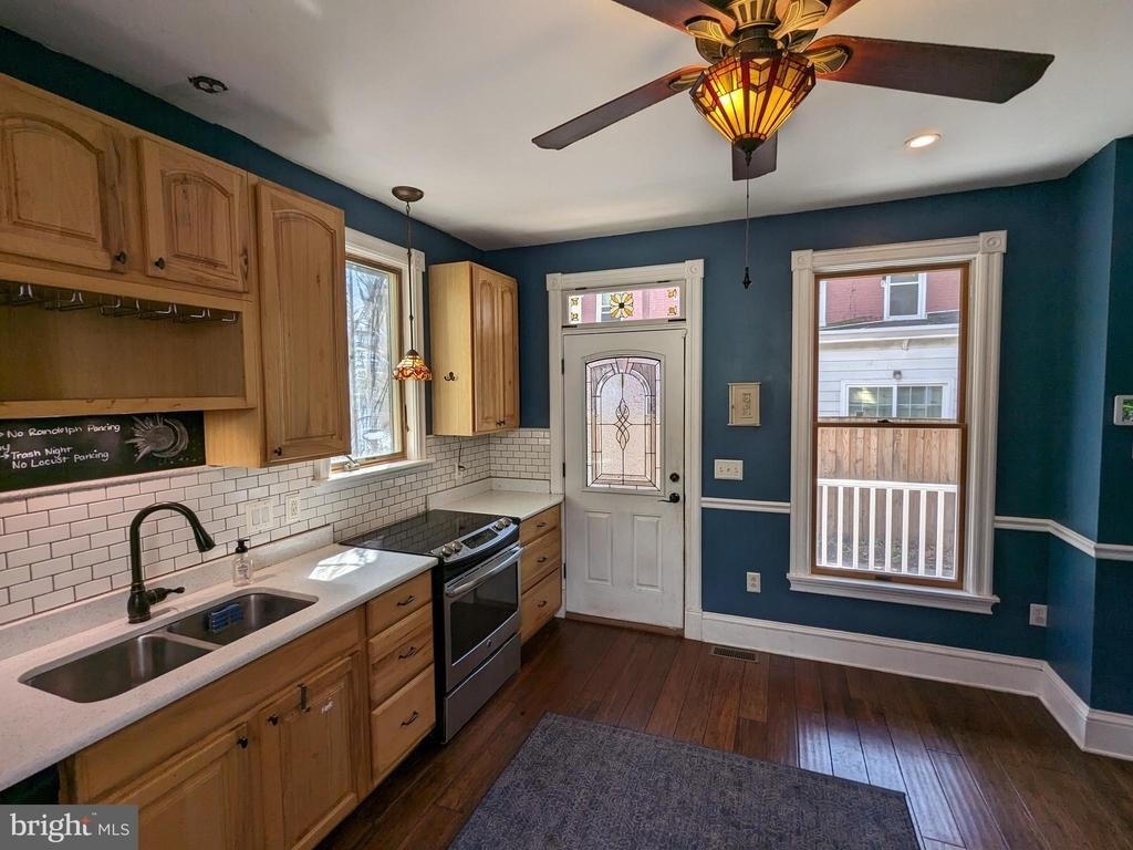 306 N Locust Street - Photo 12