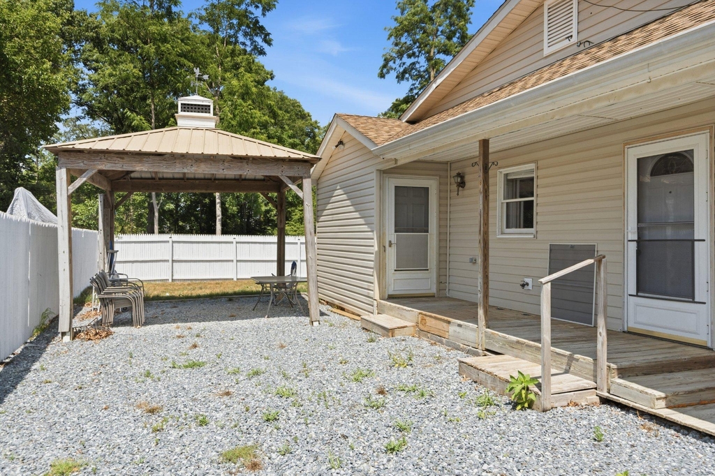 8304 Dangerfield Place - Photo 4