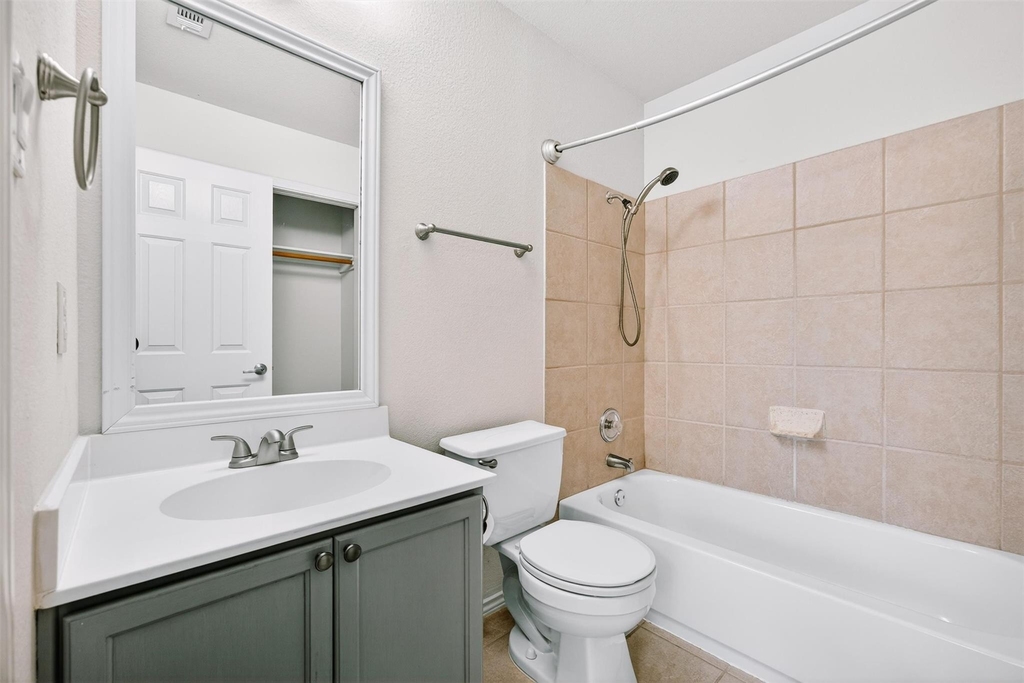 2632 Century Park Blvd - Photo 26