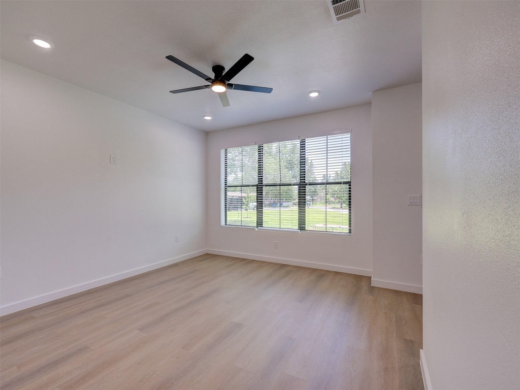 230 Brown St - Photo 3