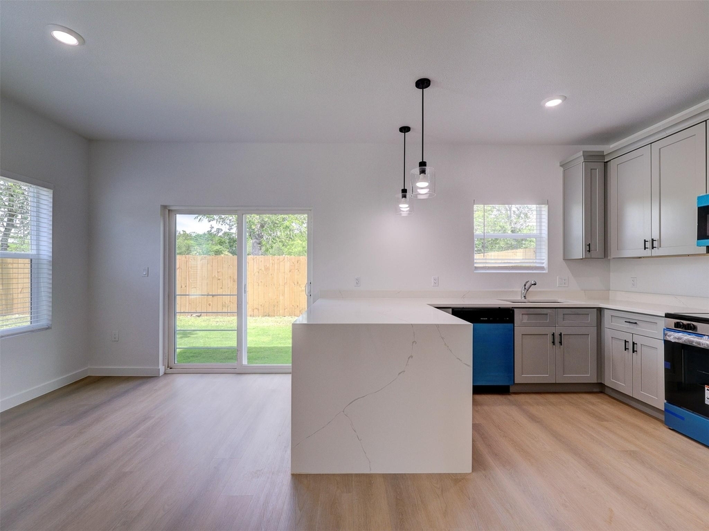 230 Brown St - Photo 7