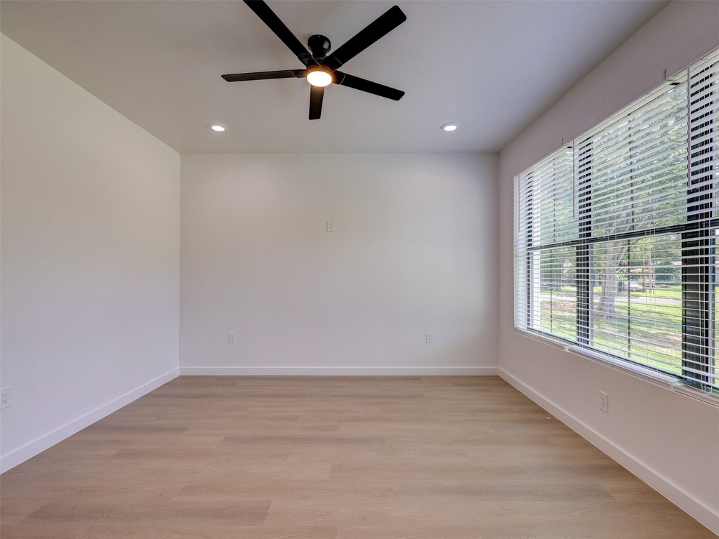 230 Brown St - Photo 2