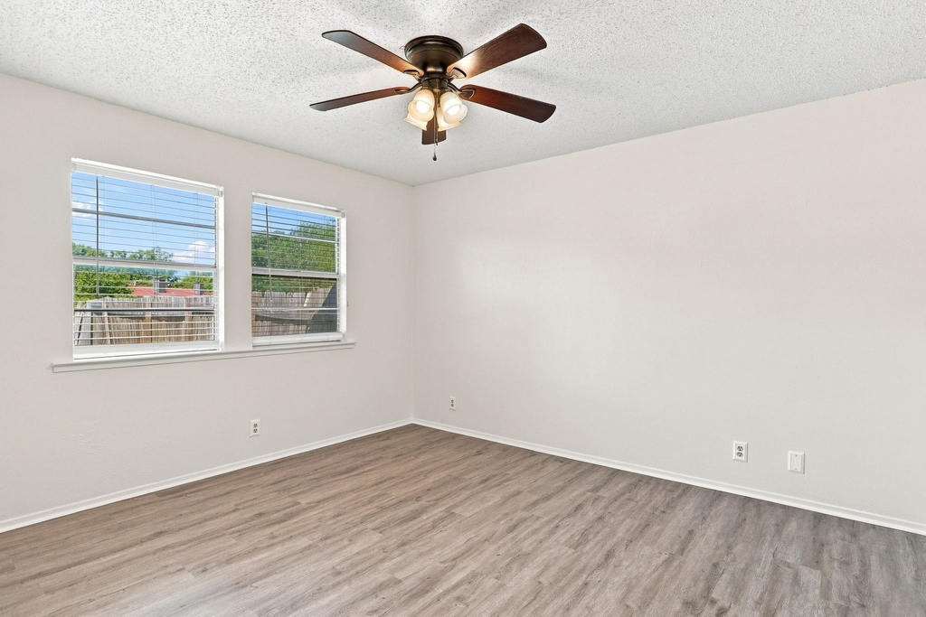 5700 Cherry Park Dr - Photo 10