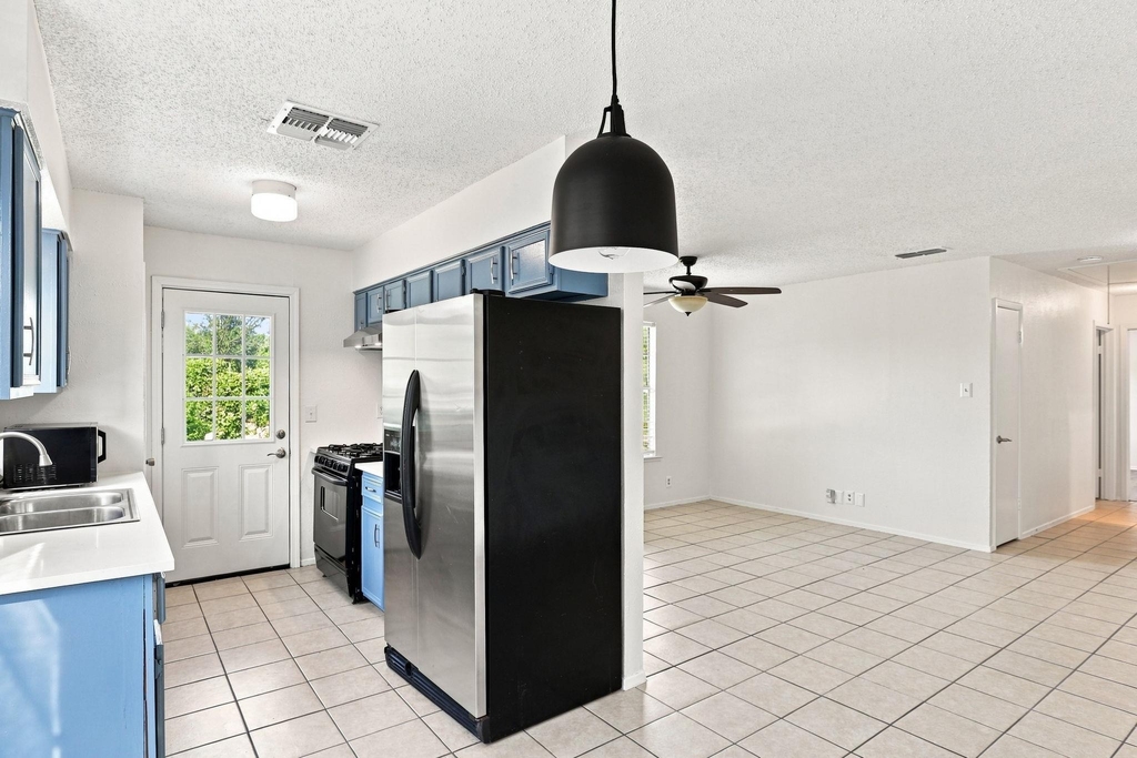 5700 Cherry Park Dr - Photo 3