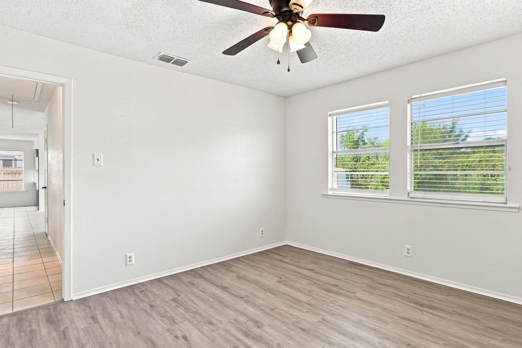 5700 Cherry Park Dr - Photo 9