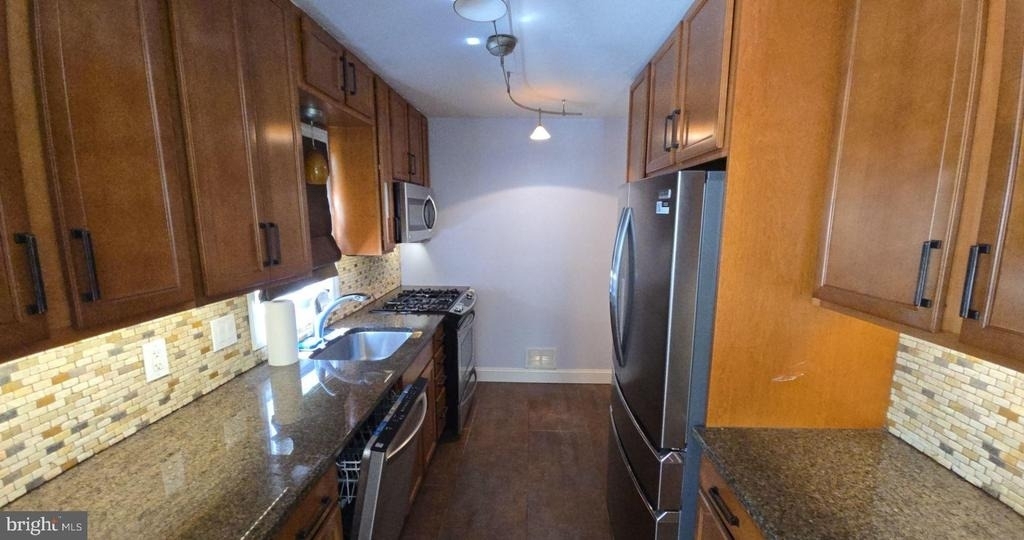 1113 Grandin Avenue - Photo 10