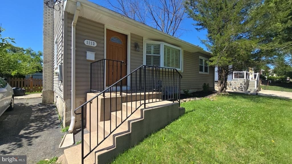 1113 Grandin Avenue - Photo 0