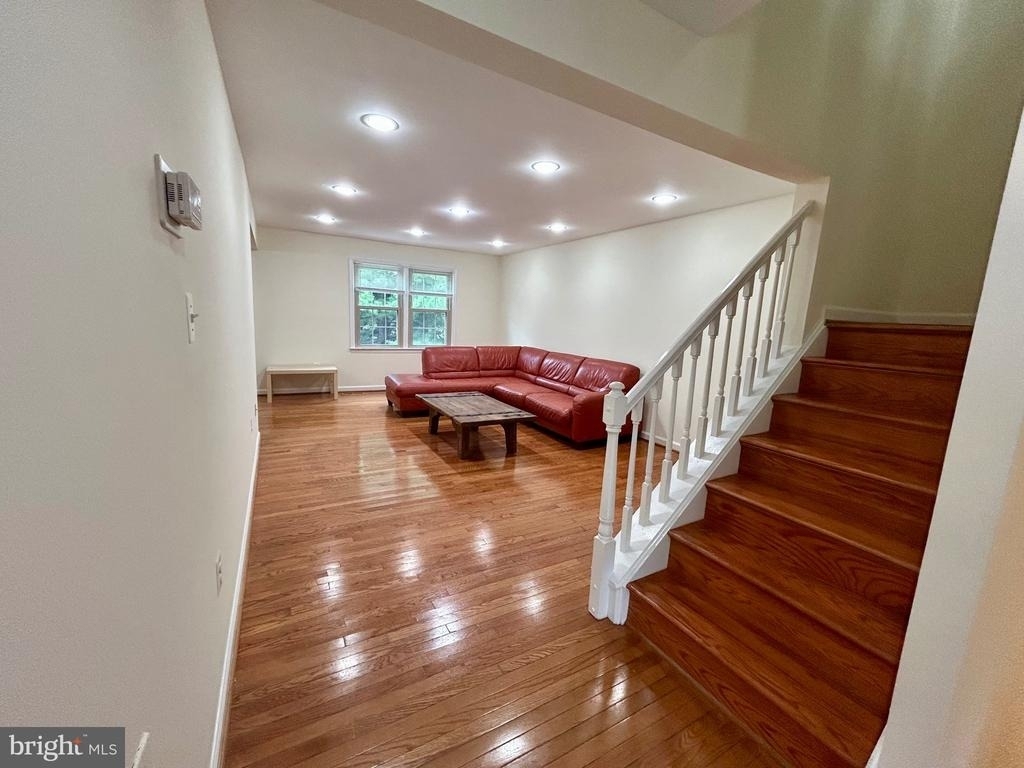 5916 Dorchester Way - Photo 8