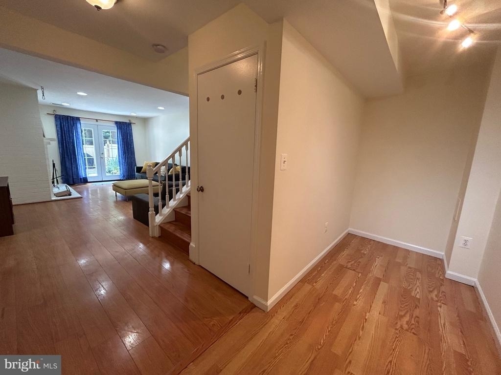 5916 Dorchester Way - Photo 24