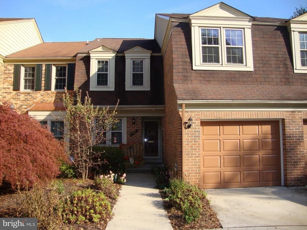 5916 Dorchester Way - Photo 0