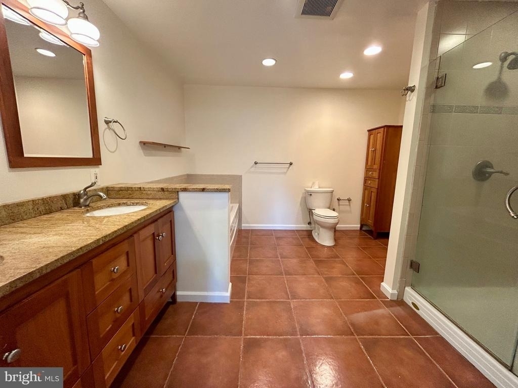 5916 Dorchester Way - Photo 12
