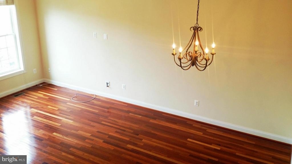 557 Cedar Spring Street - Photo 5
