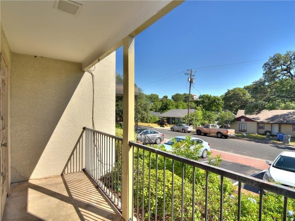 910 Duncan Ln - Photo 4
