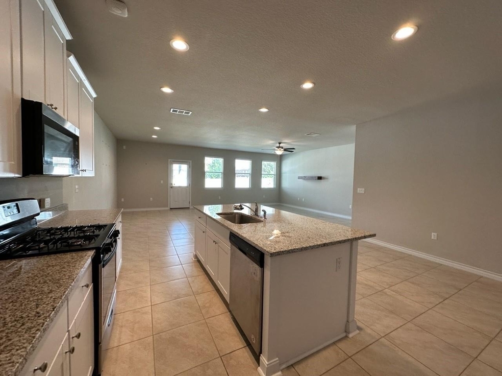 10901 Mickelson Dr - Photo 7