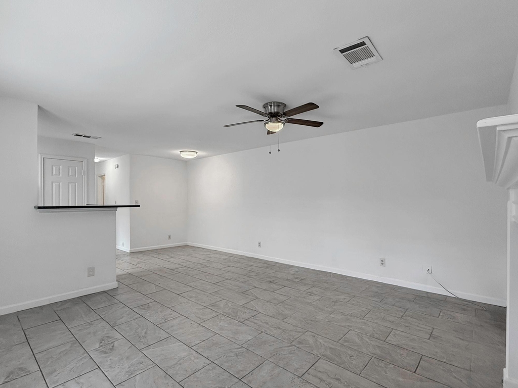 403 Fantail Loop - Photo 1