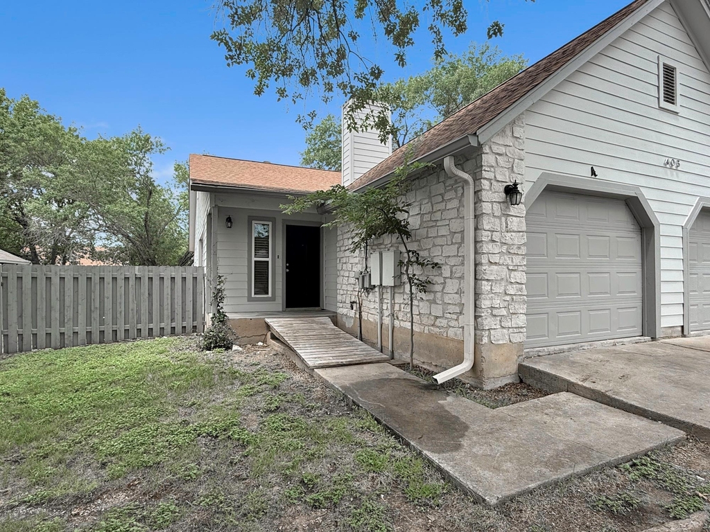 403 Fantail Loop - Photo 0