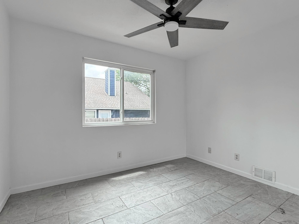 403 Fantail Loop - Photo 10