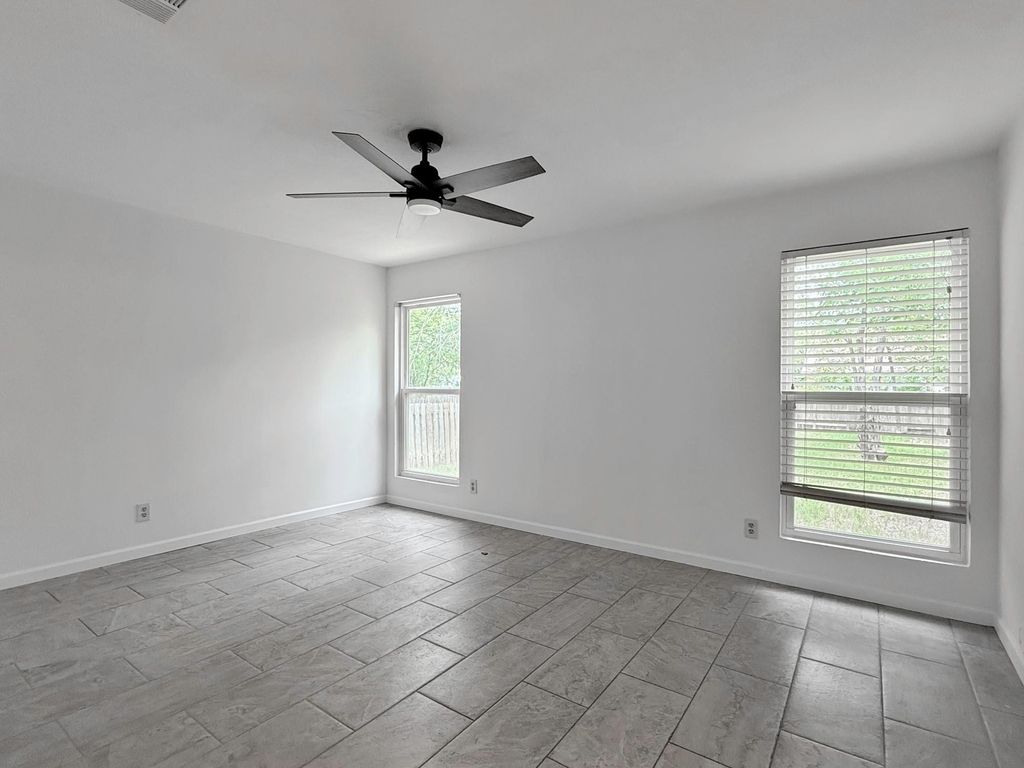 403 Fantail Loop - Photo 12