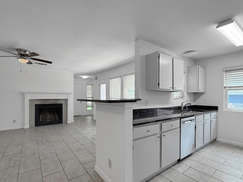 403 Fantail Loop - Photo 6