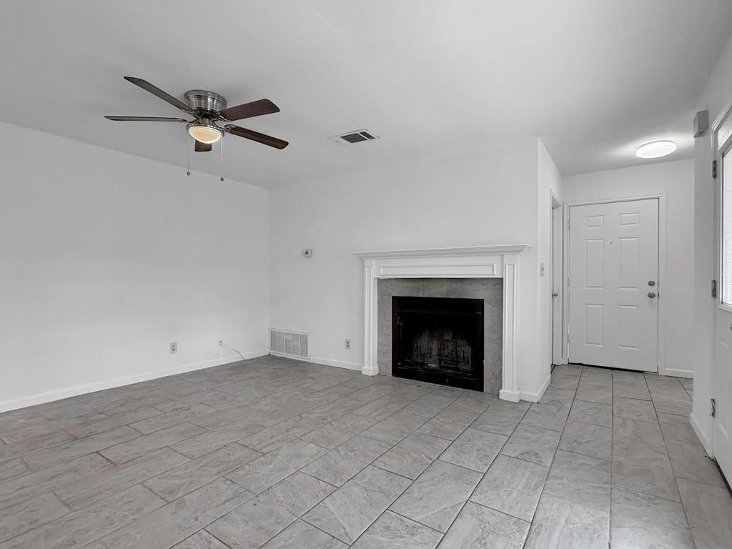 403 Fantail Loop - Photo 2