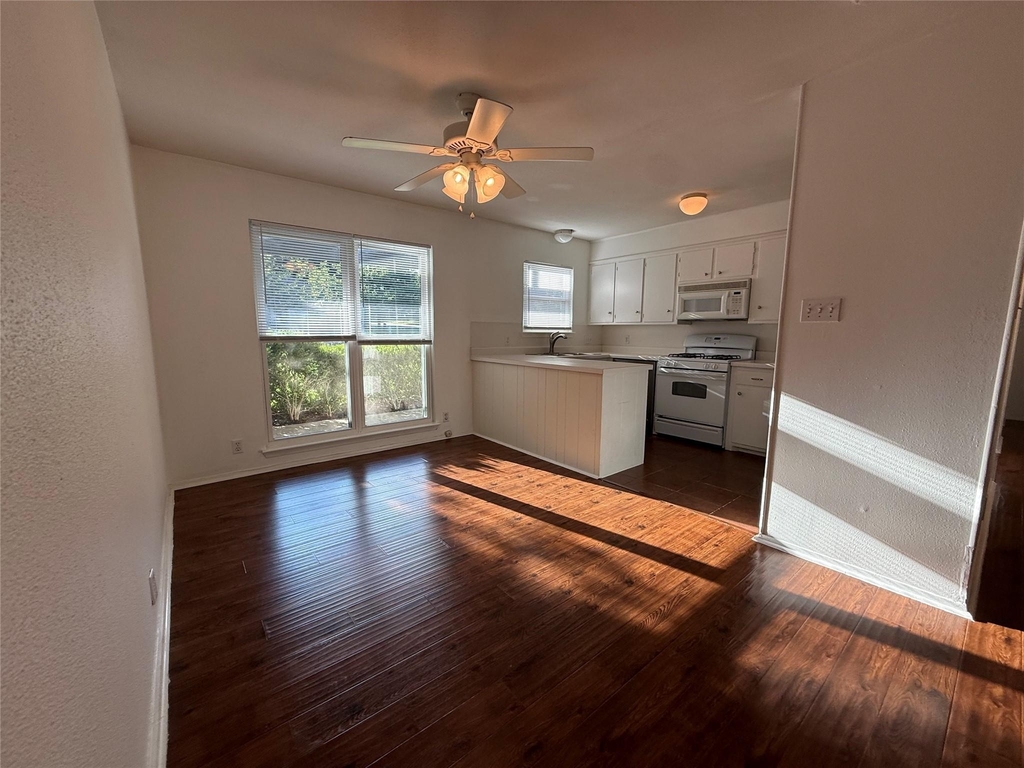 8713 Azalea Trl - Photo 4
