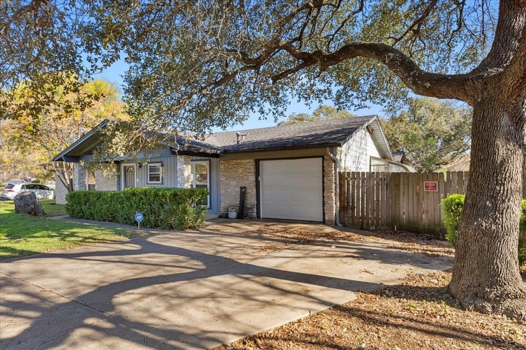 8713 Azalea Trl - Photo 2
