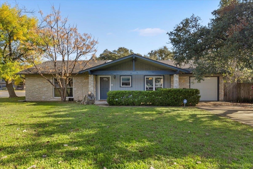 8713 Azalea Trl - Photo 0