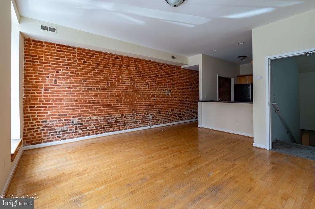1712 Thames Street - Photo 2