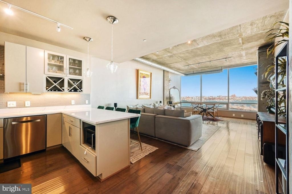 1200 Steuart Street - Photo 1