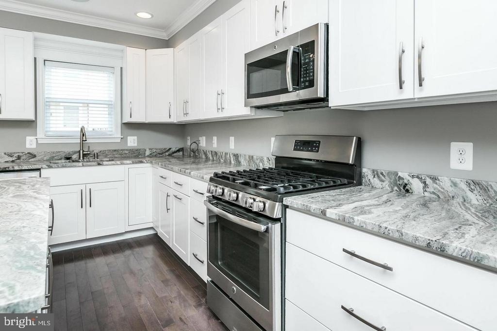 1815 Westphal Place - Photo 6