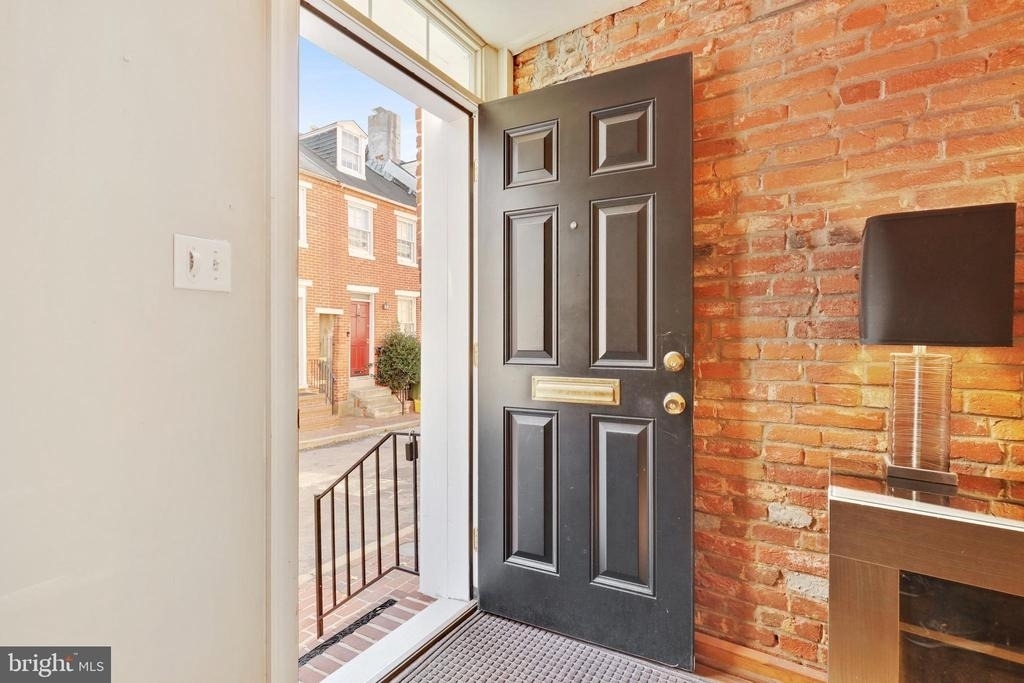 24 E Hamburg Street - Photo 2
