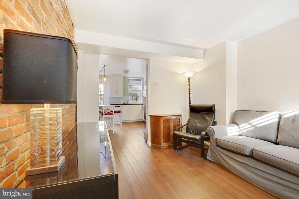 24 E Hamburg Street - Photo 3