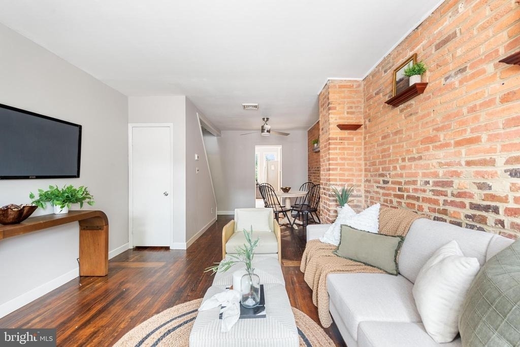 130 E Randall Street - Photo 5