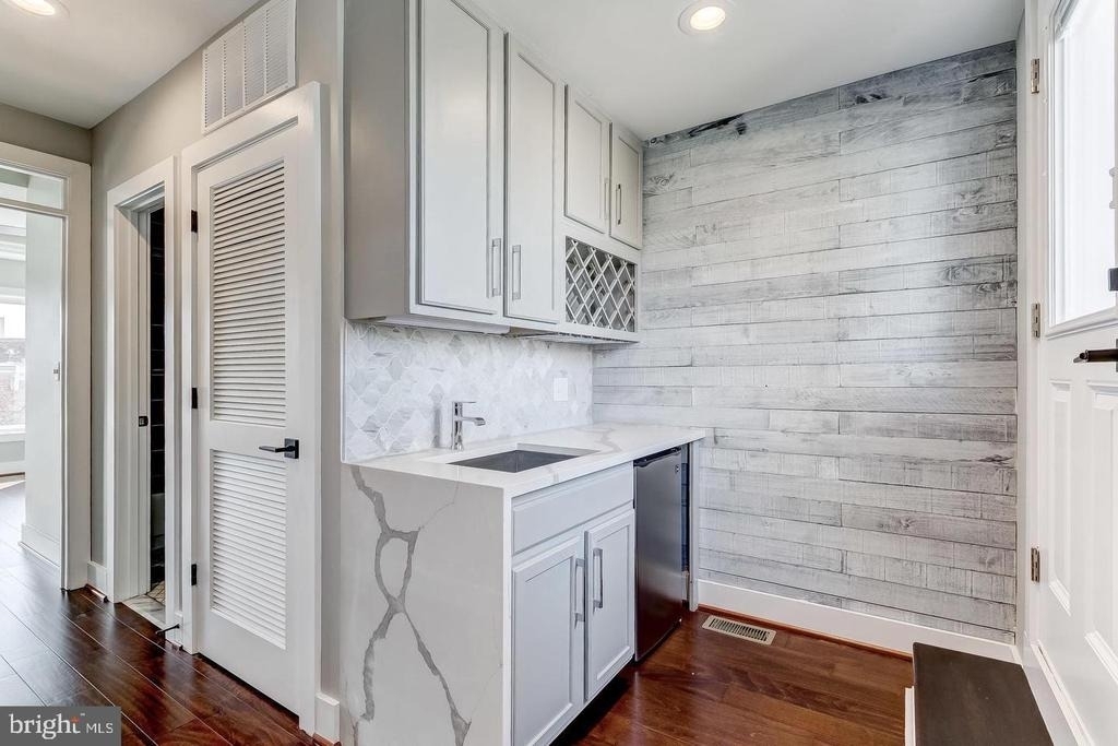 1440 S Charles Street - Photo 3