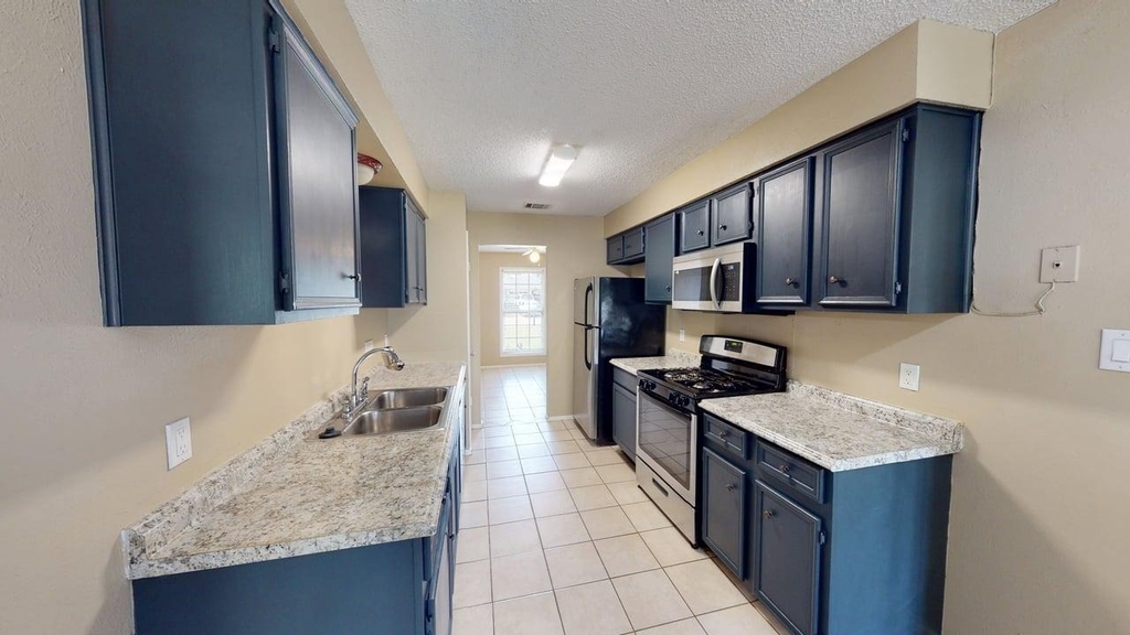 10504 Wendts Way - Photo 0