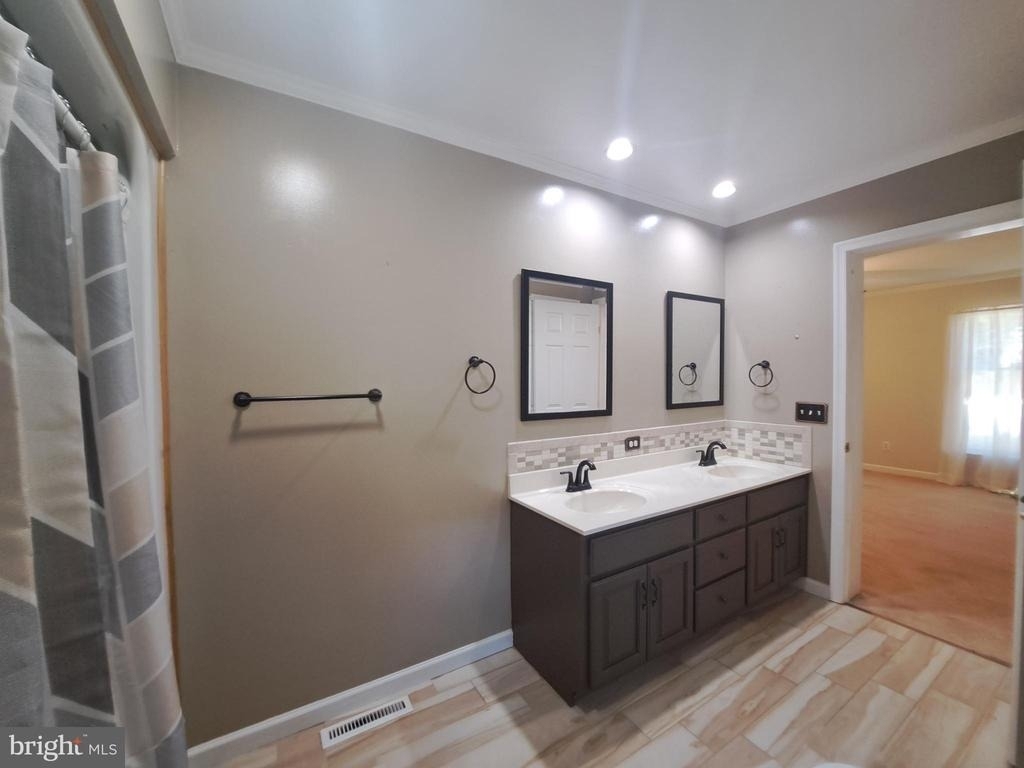 11 Roberts Road - Photo 17