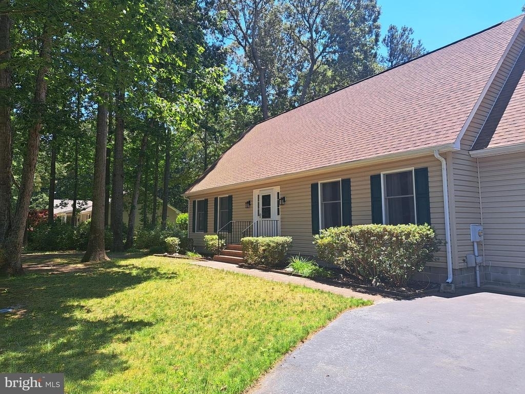 11 Roberts Road - Photo 1