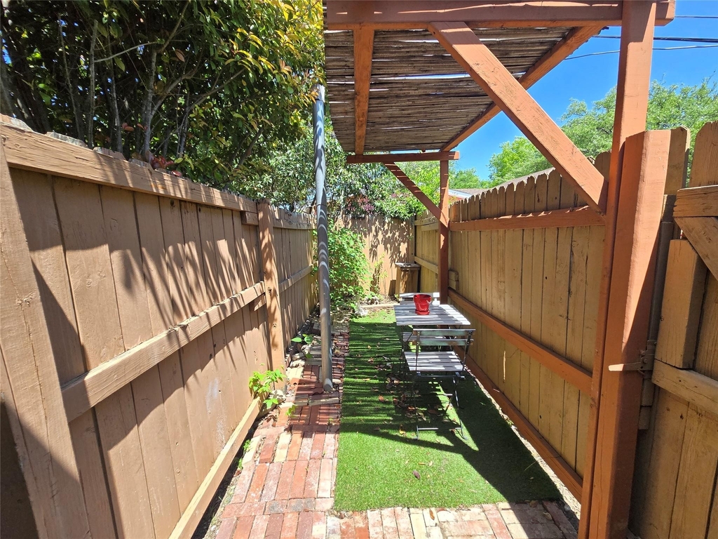 10605 Newmont Rd - Photo 1