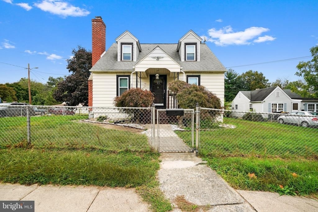 624 Armstrong Avenue - Photo 0