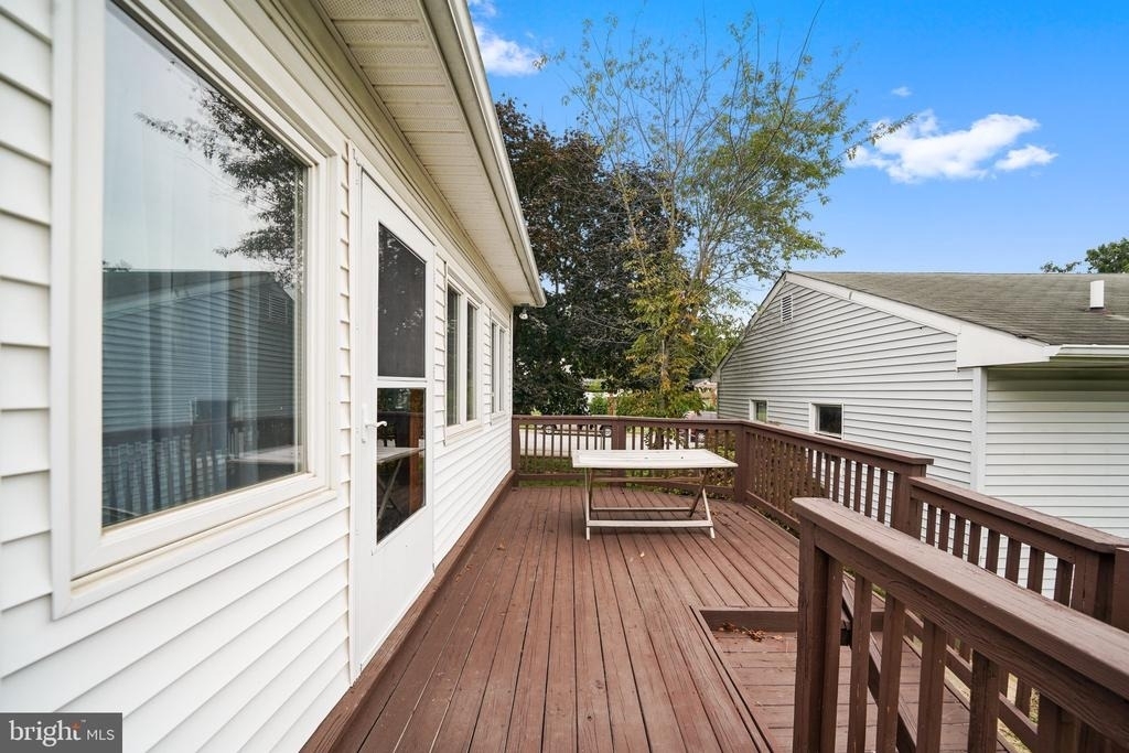 624 Armstrong Avenue - Photo 8